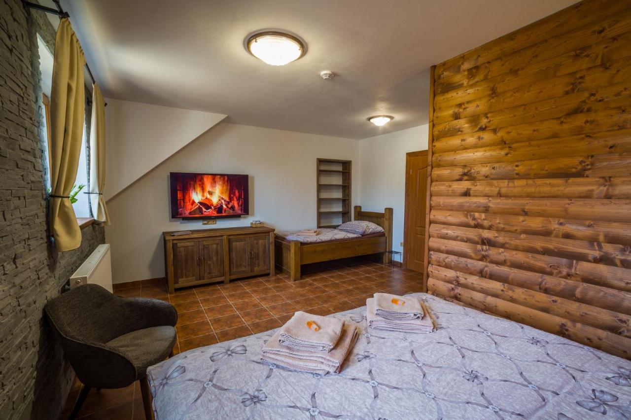 Hotel Ranch Jestrebice Hermanicky Zewnętrze zdjęcie