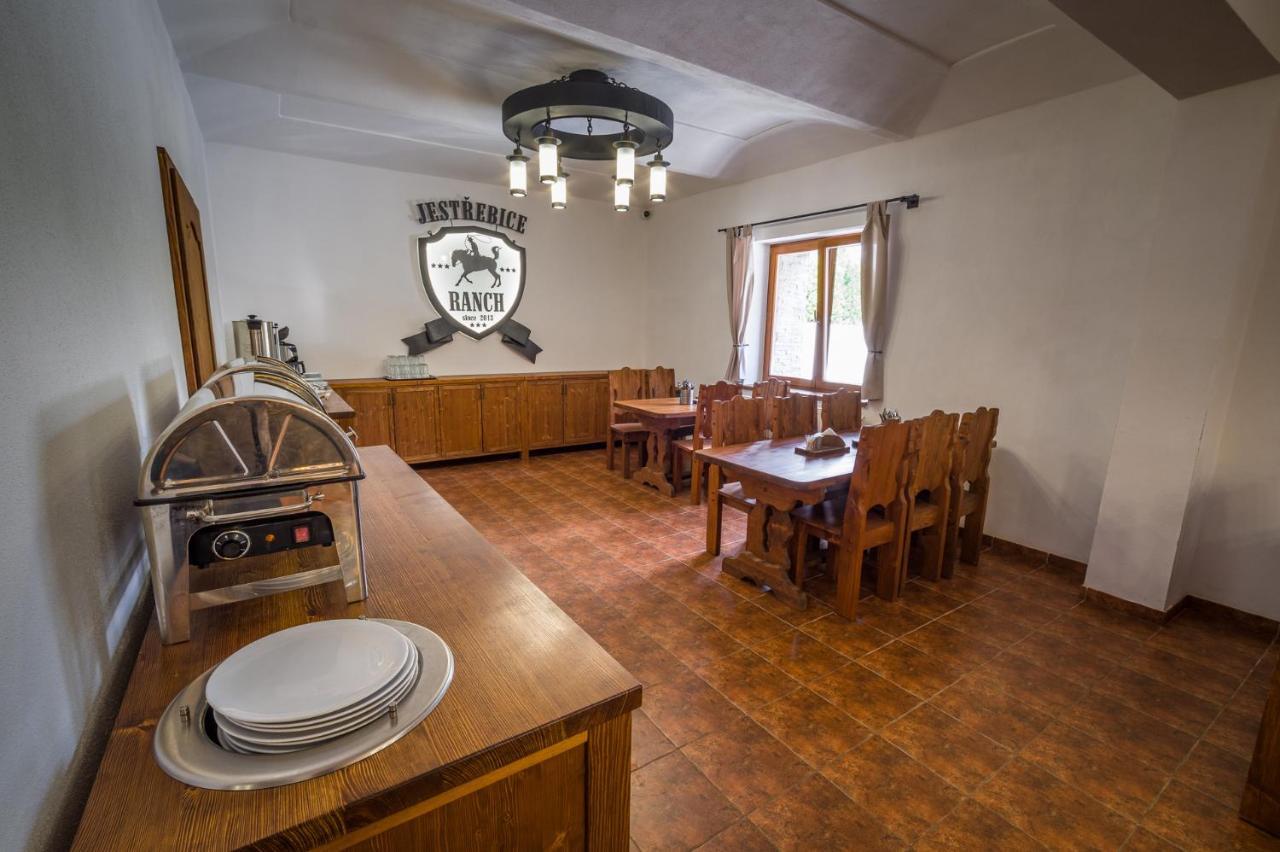 Hotel Ranch Jestrebice Hermanicky Zewnętrze zdjęcie