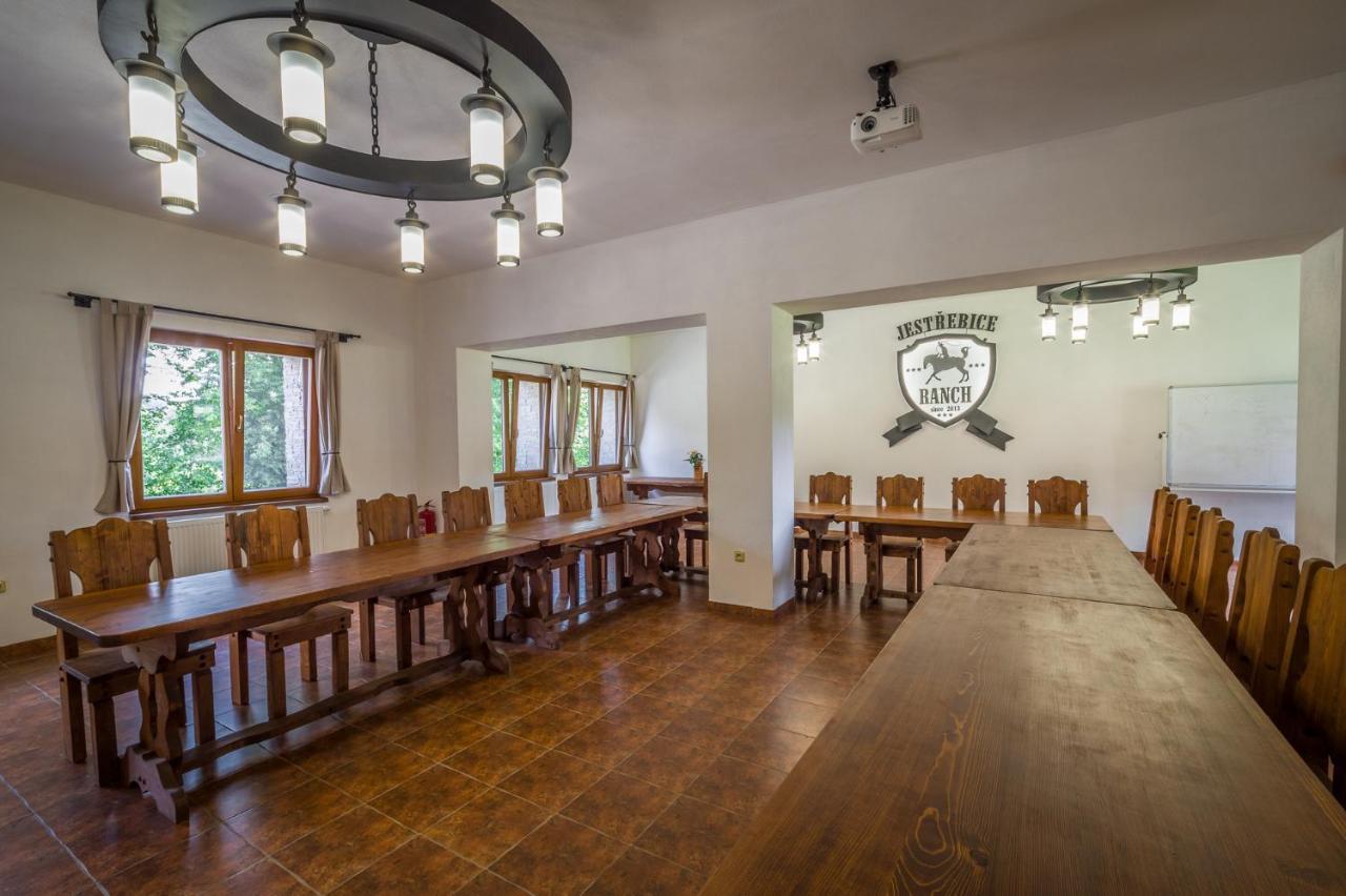 Hotel Ranch Jestrebice Hermanicky Zewnętrze zdjęcie