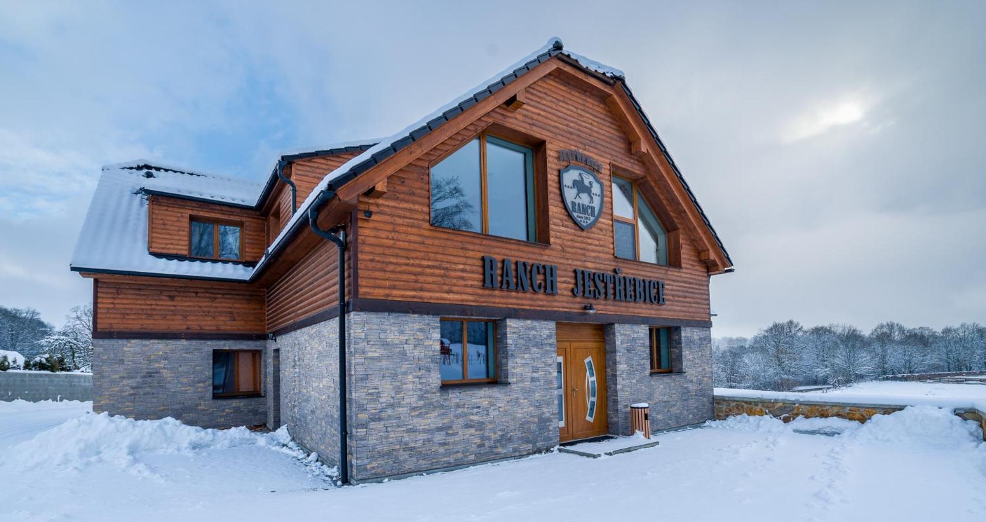 Hotel Ranch Jestrebice Hermanicky Zewnętrze zdjęcie
